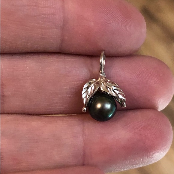 14K Maui Divers Black Tahitian Pearl Pendant - Picture 6 of 6